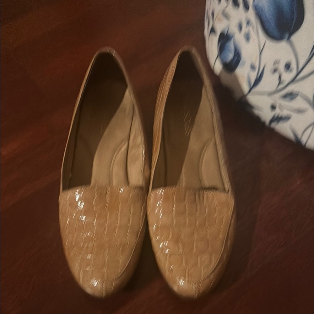 AEROSOLES Tan Wedge Shoes